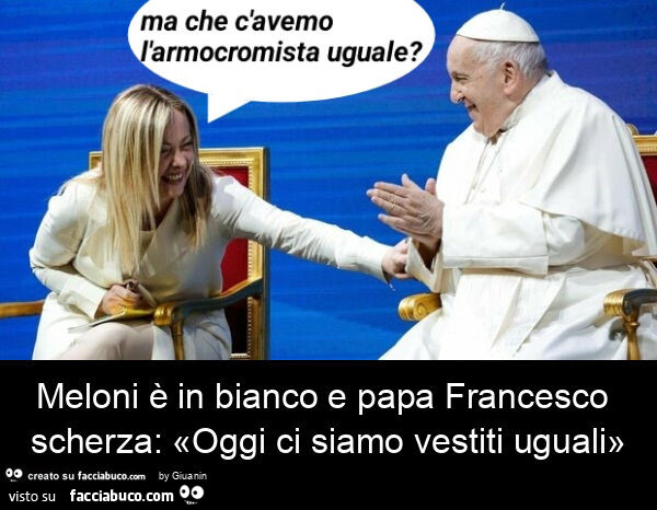 Meloni è in bianco e papa francesco scherza: «oggi ci siamo vestiti uguali»