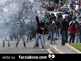 Meloni: Cercheremo gli autisti dei pullman degli ultras dell'Eintracht lungo tutto il globo terracqueo