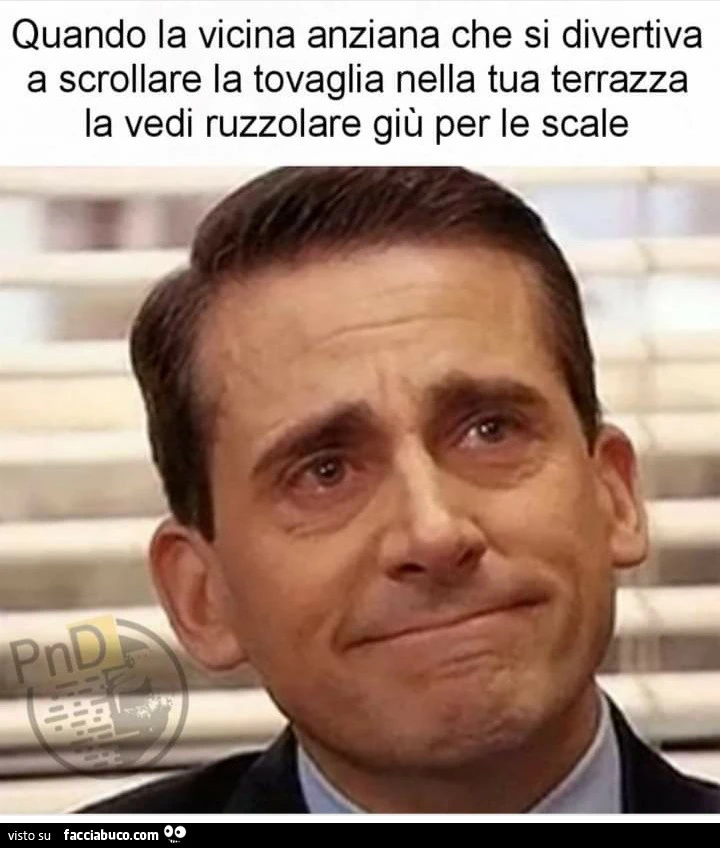 Quando la vicina anziana che si divertiva a scrollare la tovaglia nella tua terrazza