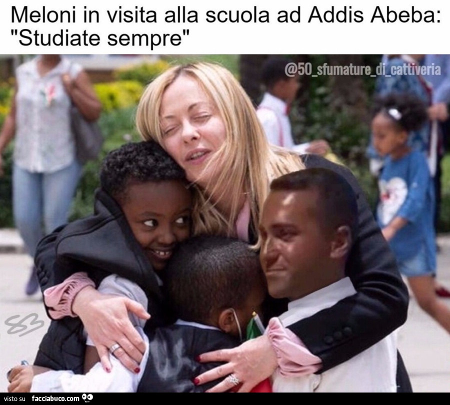 Meloni in visita alla scuola ad Addis Abeba: "Studiate sempre"