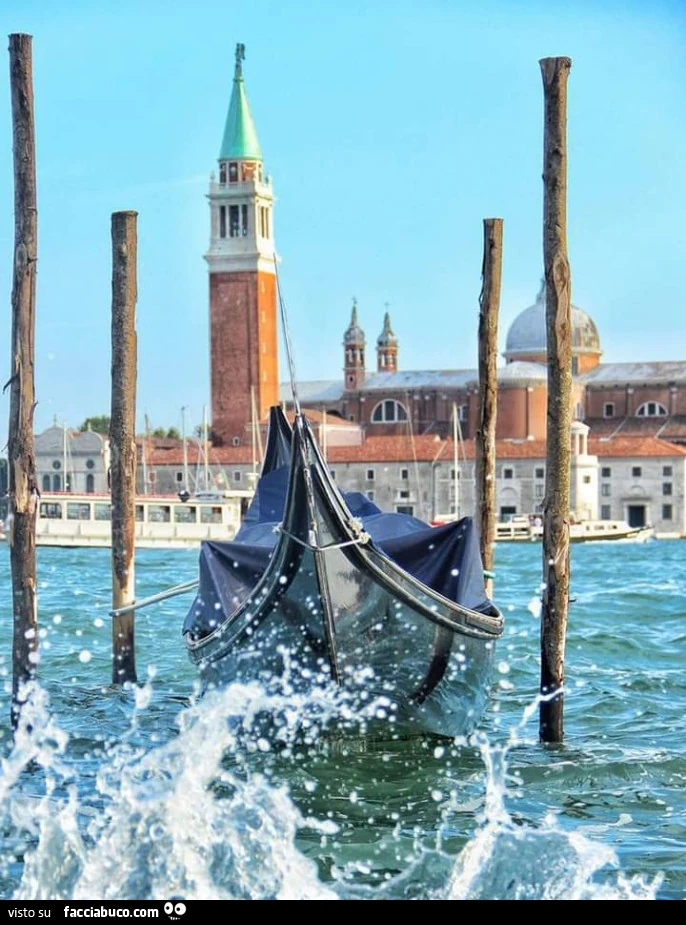 Venezia gondola