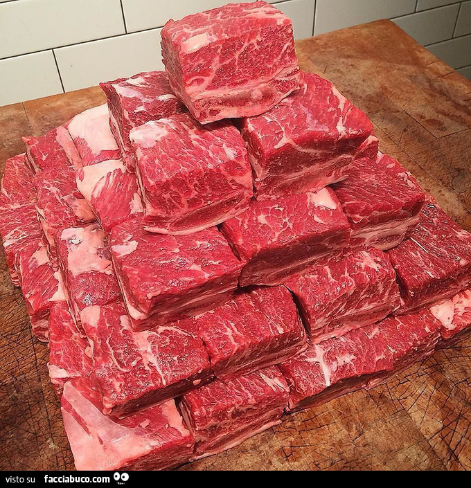 Blocchi di carne rossa