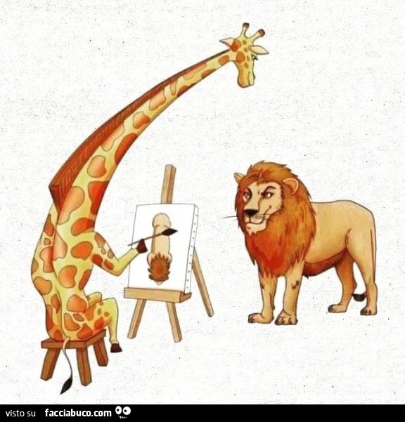 Giraffa ritrae il leone