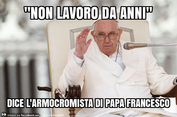 "non lavoro da anni" dice l'armocromista di papa francesco