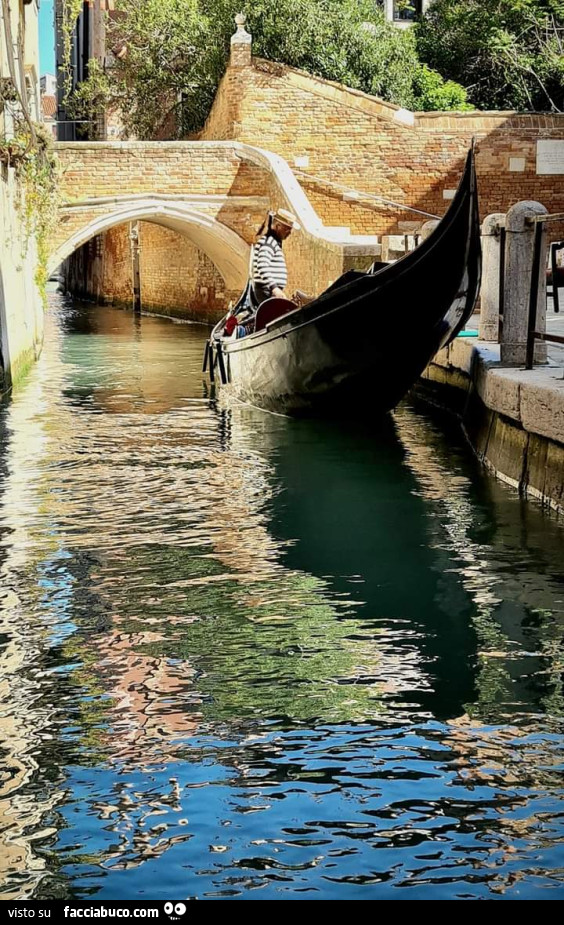 Venezia gondola